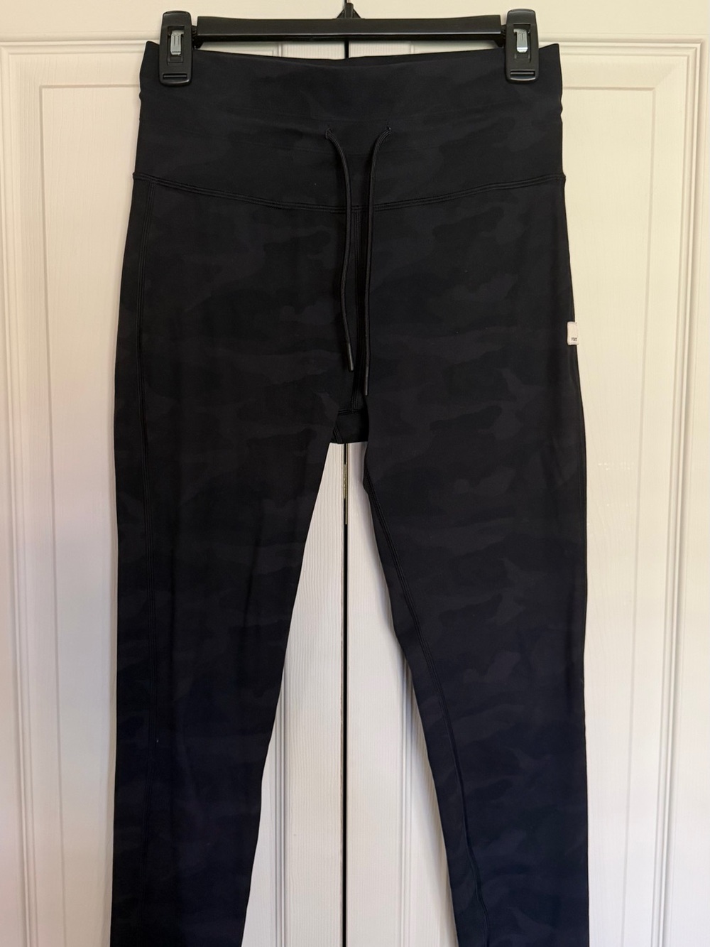 Vuori Black Camo High-Rise Daily Leggings